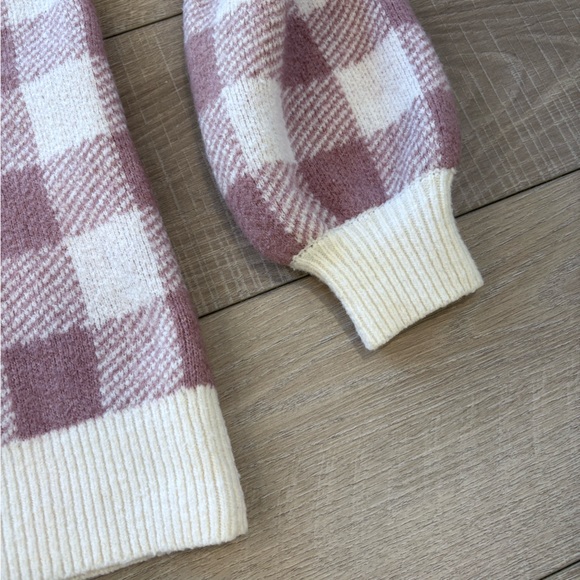 LOFT Pink and White Checkered V-Neck Sweater - Picture 8 of 9